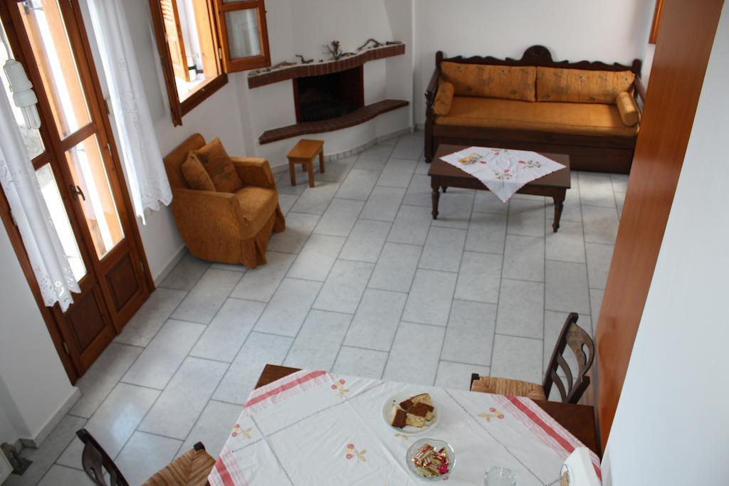 Matina - Stavros Traditional Houses Koronos Habitación foto