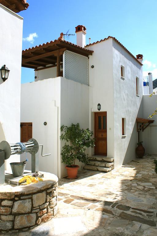 Matina - Stavros Traditional Houses Koronos Habitación foto